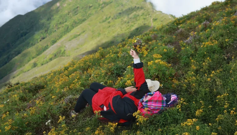Trekking Tà Chì Nhù Tháng 9: Hoa Chi Pâu Đẹp Nhưng Không Dễ